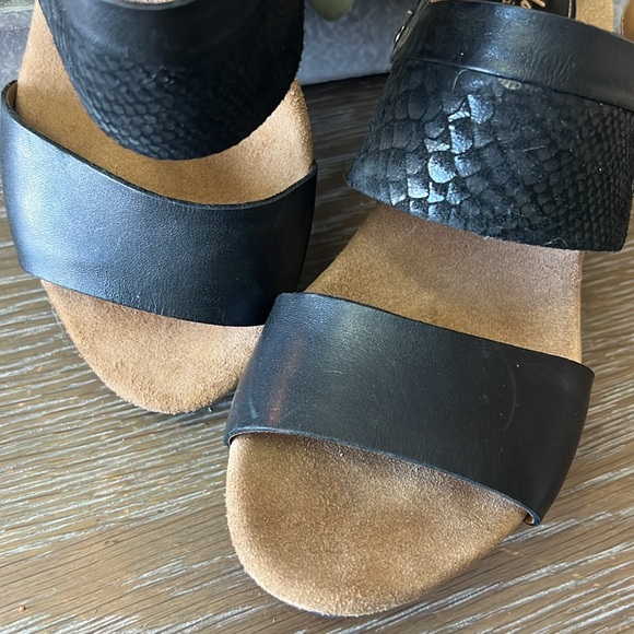 Clark Artisan Black Leather Wedges size 8.5 - Picture 4 of 10